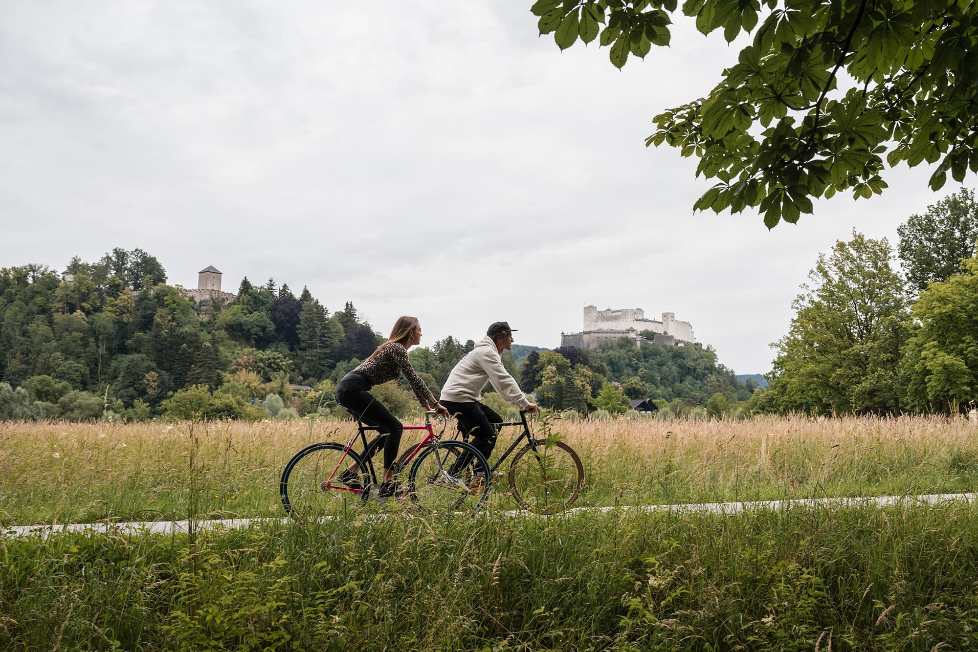 Bike trip to Hellbrunn with a view of the fortress from Hellbrunner Allee