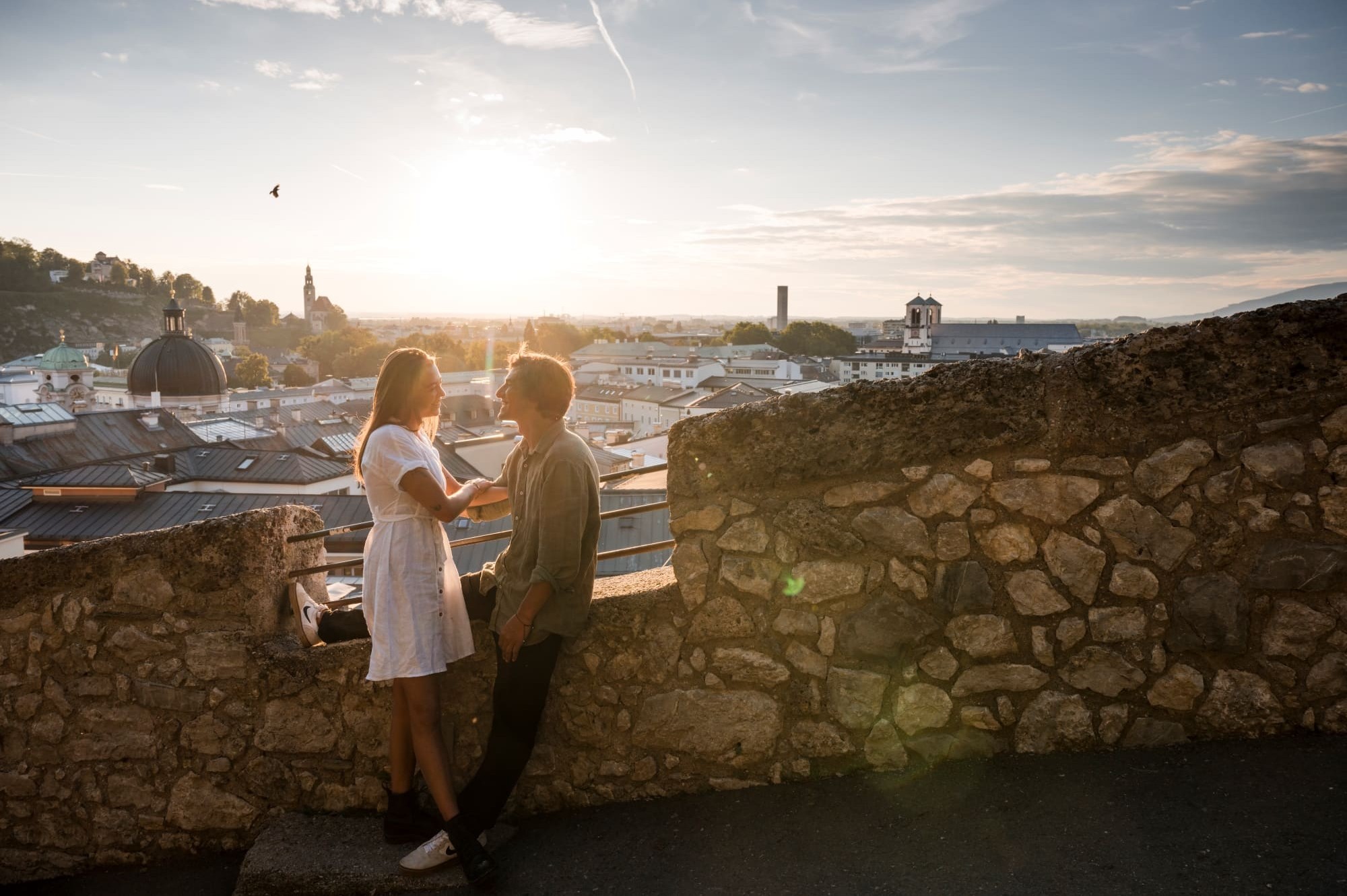 Blick über die Dächer von Salzburg mit der Festung Hohensalzburg im Hintergrund © Lorenz Masser